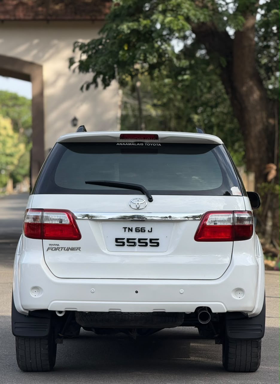 Toyota Fortuner - Image 5